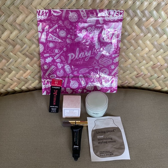 NWT PLAY! BY SEPHORA SUBSCRIPTION BOX - Picture 3 of 3